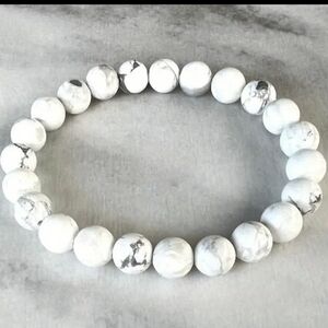 🥳 4/$20. #54. White Marble Cloud Beaded Bracelet
